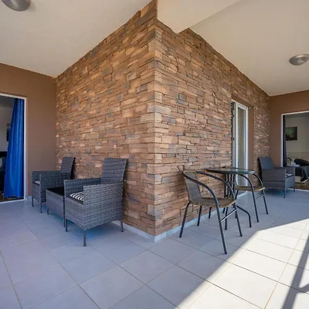 Gusto וילה וודניאן